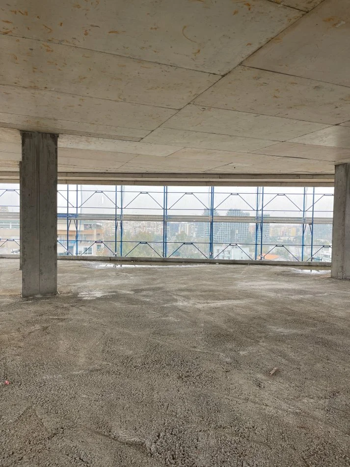 Tirane, shitet apartament 3+1+Ballkon Kati 5, 196 m² 489.000 € (Rruga Liqeni i Thate)