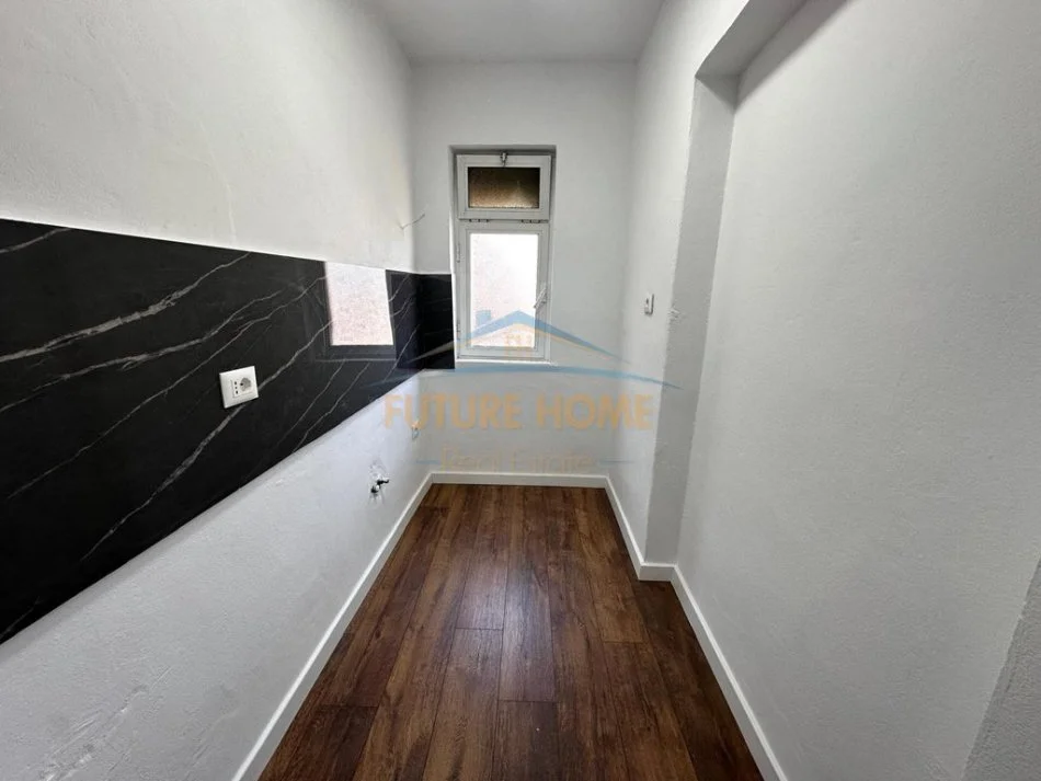 Tirane, shitet apartament 1+1+Ballkon Kati 5, 56 m² 127.000 € (Rruga e Elbasanit)