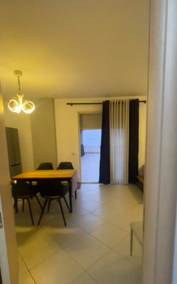 jepet me qera apartament 2+1+Aneks+Ballkon Kati 7, 1 m² 600 € (Unaza Re Astir)