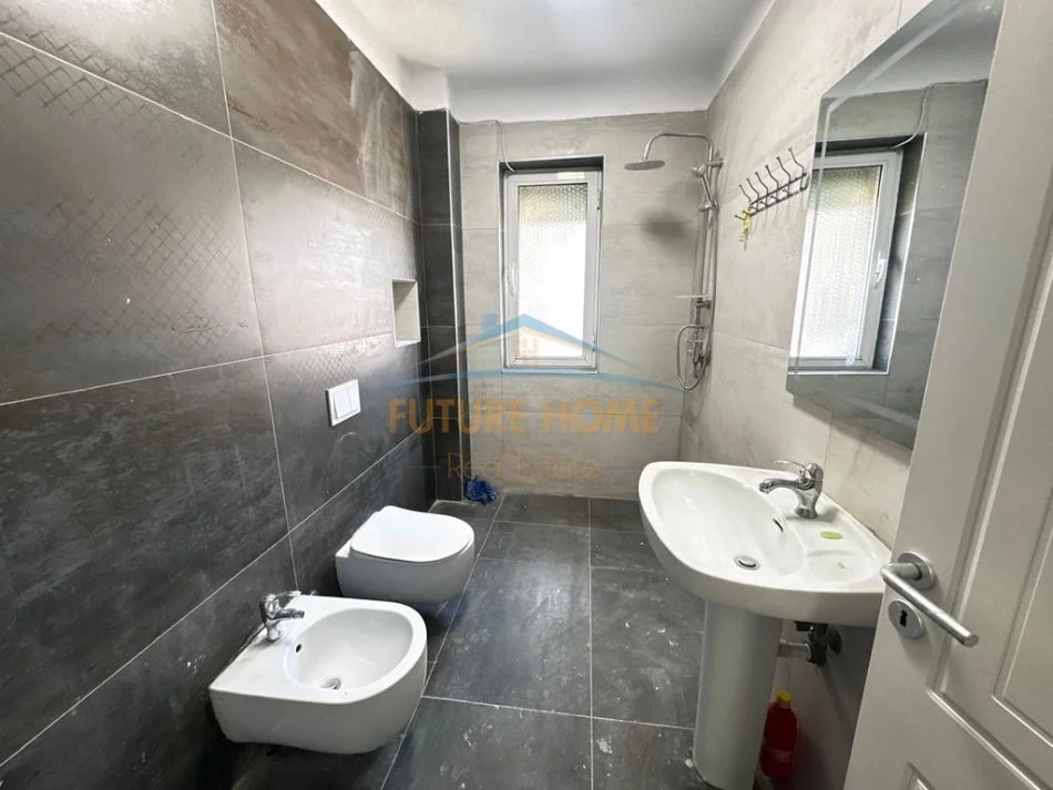 Tirane, shitet apartament 1+1+Ballkon Kati 5, 56 m² 127.000 € (Rruga e Elbasanit)