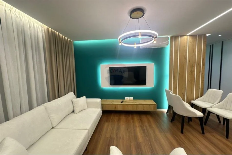 Tirane, jepet me qera apartament 2+1+Ballkon Kati 4, 82 m² 700 € (Fusha Aviacionit)