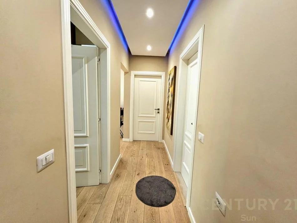 jepet me qera apartament Kati 6, 95 m² 800 €