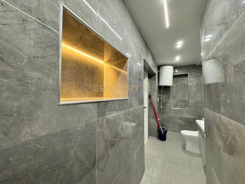 Tirane, jepet me qera apartament 1+1 Kati 1, 46 m² 700 € 