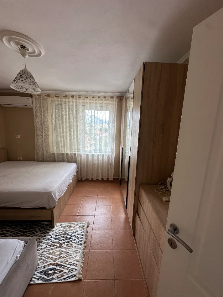 Tirane, jepet me qera apartament 2+1+Aneks+Ballkon Kati 5, 65 m² 500 € (ish stacioni i trenit)