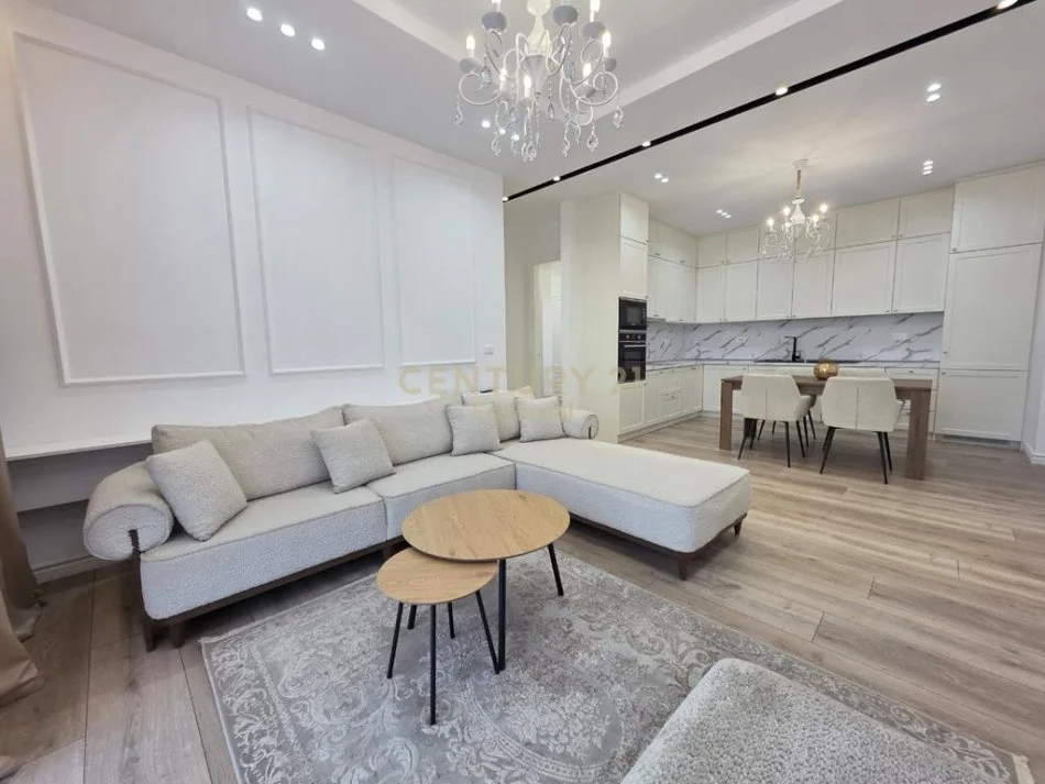 Tirane, jepet me qera apartament 2+1+Aneks+Ballkon Kati 8, 136 m² 2.000 € (Rruga Faik Konica)