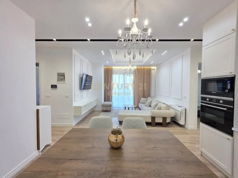 Tirane, jepet me qera apartament 2+1+Aneks+Ballkon Kati 8, 136 m² 2.000 € (Rruga Faik Konica)