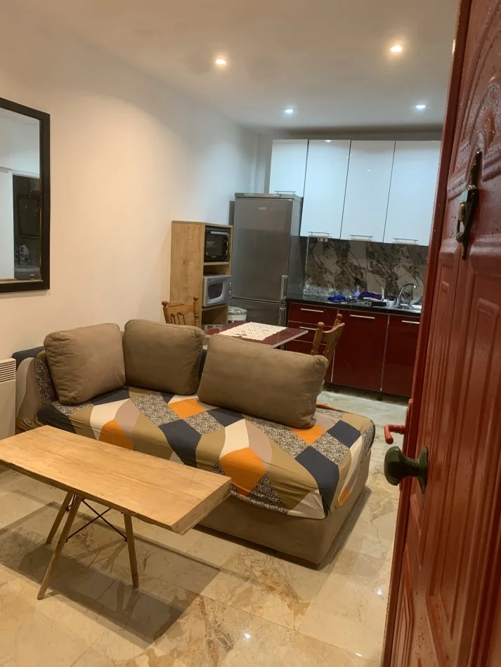 Durres, jepet me qera shtepi 2+1+Ballkon Kati 0, 70 m² 30 € (Sektor rinia)