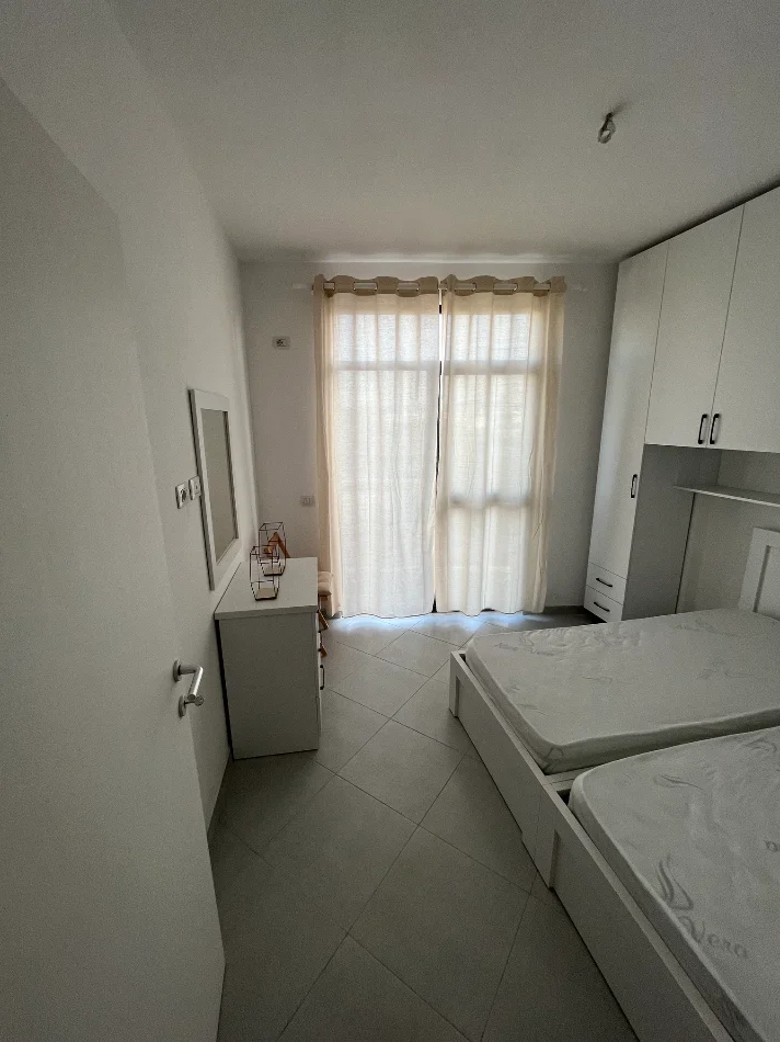 Tirane, jap me qera apartament 1+1 Kati 7, 44 m² 420 € (Rruga e dibres, QSUT, Spitali Amerikan 2)