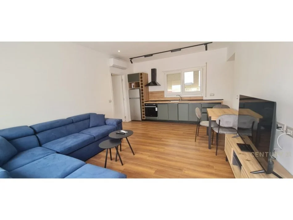 Tirane, jepet me qera apartament 1+1 Kati 4, 50 m² 450 € (Vilat gjermane)