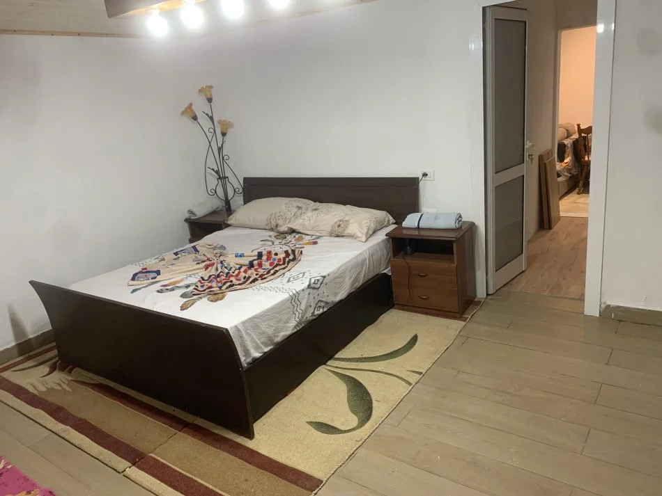 Durres, jepet me qera shtepi 2+1+Ballkon Kati 0, 70 m² 30 € (Sektor rinia)