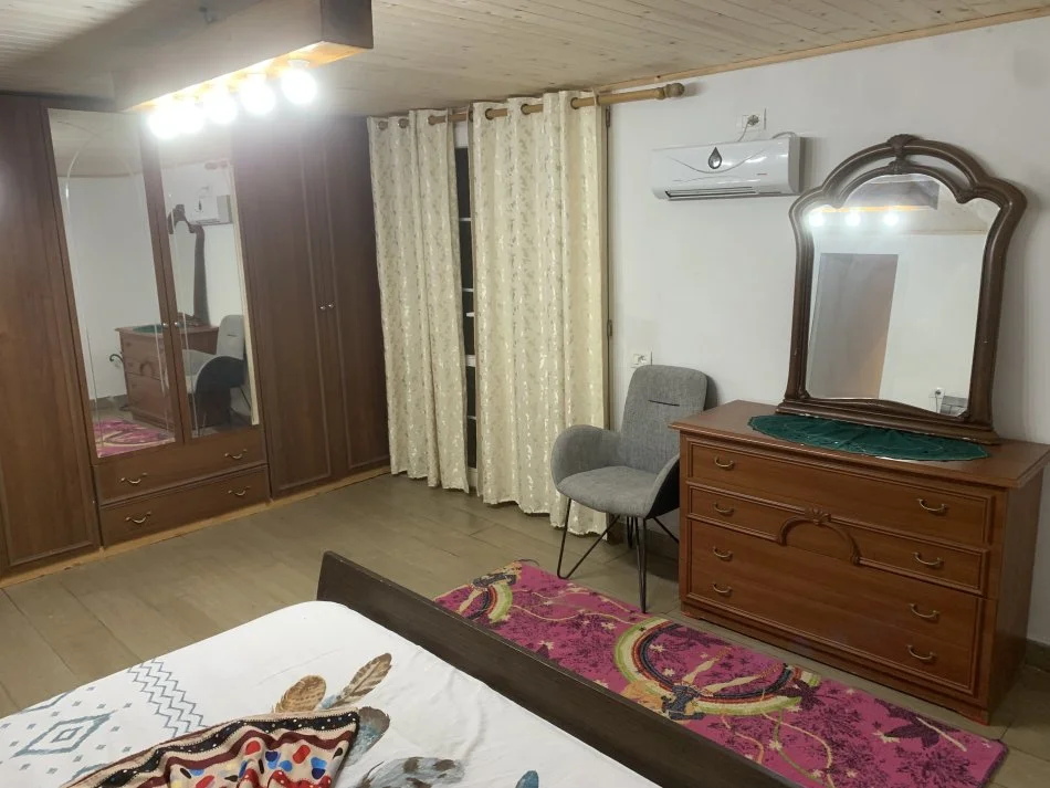 Durres, jepet me qera shtepi 2+1+Ballkon Kati 0, 70 m² 30 € (Sektor rinia)