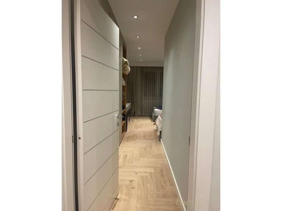 Tirane, jepet me qera apartament 2+1+Aneks+Ballkon Kati 1, 198 m² 3.000 € (Libri Universitar)