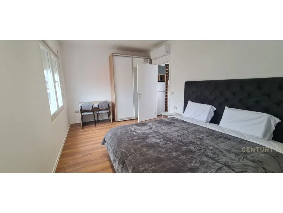 Tirane, jepet me qera apartament 1+1 Kati 4, 50 m² 450 € (Vilat gjermane)
