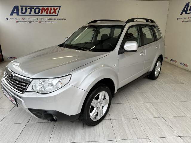 Tirane, shes xhip Subaru forester Viti 2011, 8.400 Euro