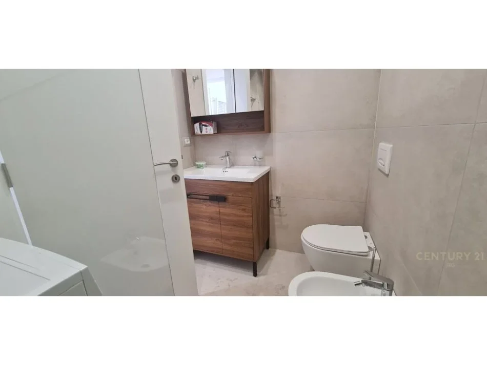 Tirane, jepet me qera apartament 1+1 Kati 4, 50 m² 450 € (Vilat gjermane)