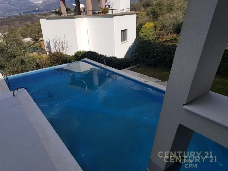 Tirane, jepet me qera Vile 3 Katshe Kati 4, 970 m² 5.500 € 