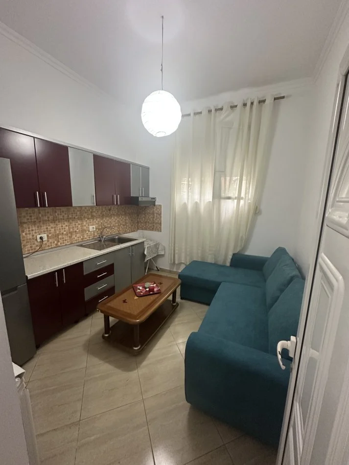 Tirane, jepet me qera garsonier 1+1 Kati 0, 41 m² 280 € (Rruga Mahmut Daci, Vilat Gjermane)