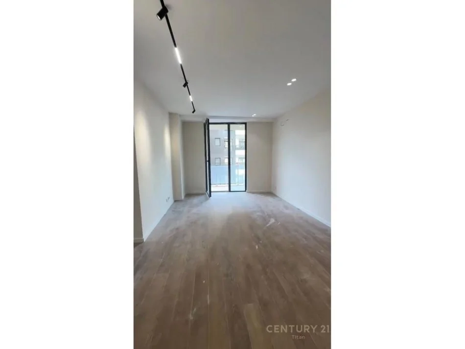 Tirane, jepet me qera apartament 2+1+Aneks+Ballkon Kati 4, 89 m² 1.200 € 