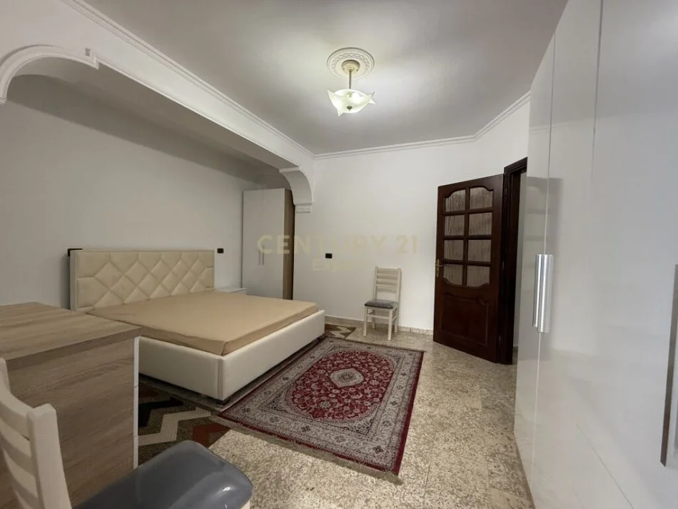 Tirane, jepet me qera apartament 2+1 Kati 2, 103 m² 550 € (Rruga e durresit)