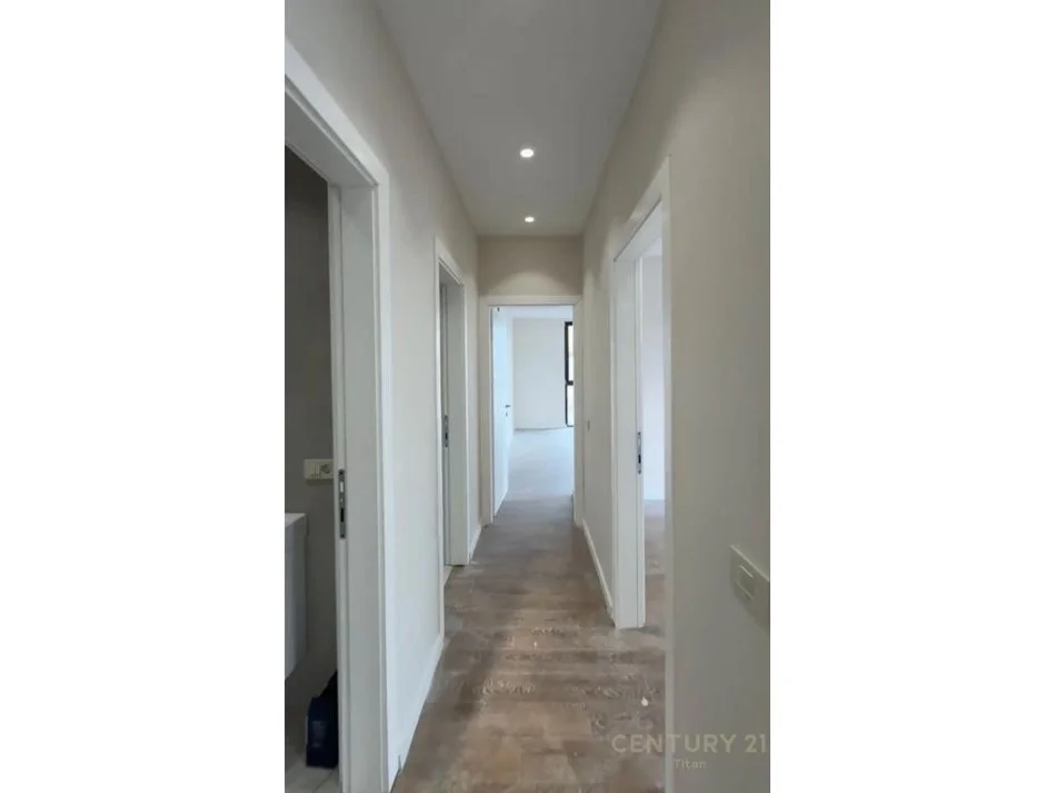 Tirane, jepet me qera apartament 2+1+Aneks+Ballkon Kati 4, 89 m² 1.200 € 