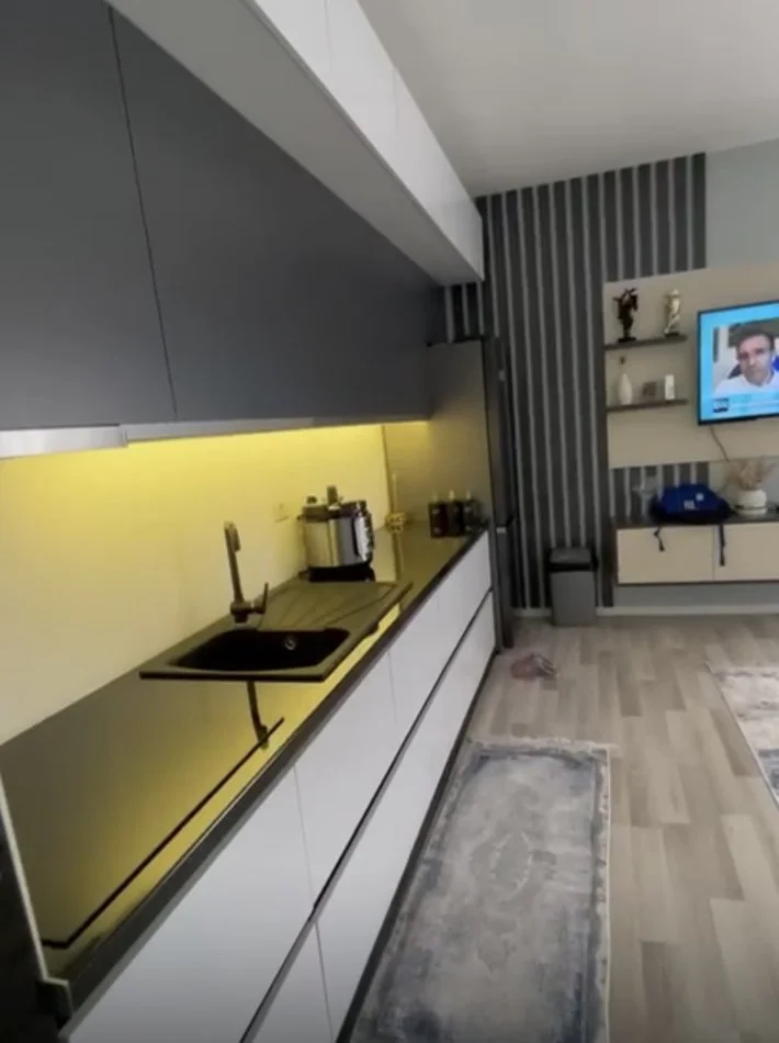 Tirane, shitet apartament 1+1 Kati 7, 62 m² (Rruga Sokrat Miho prane Vila L 2)