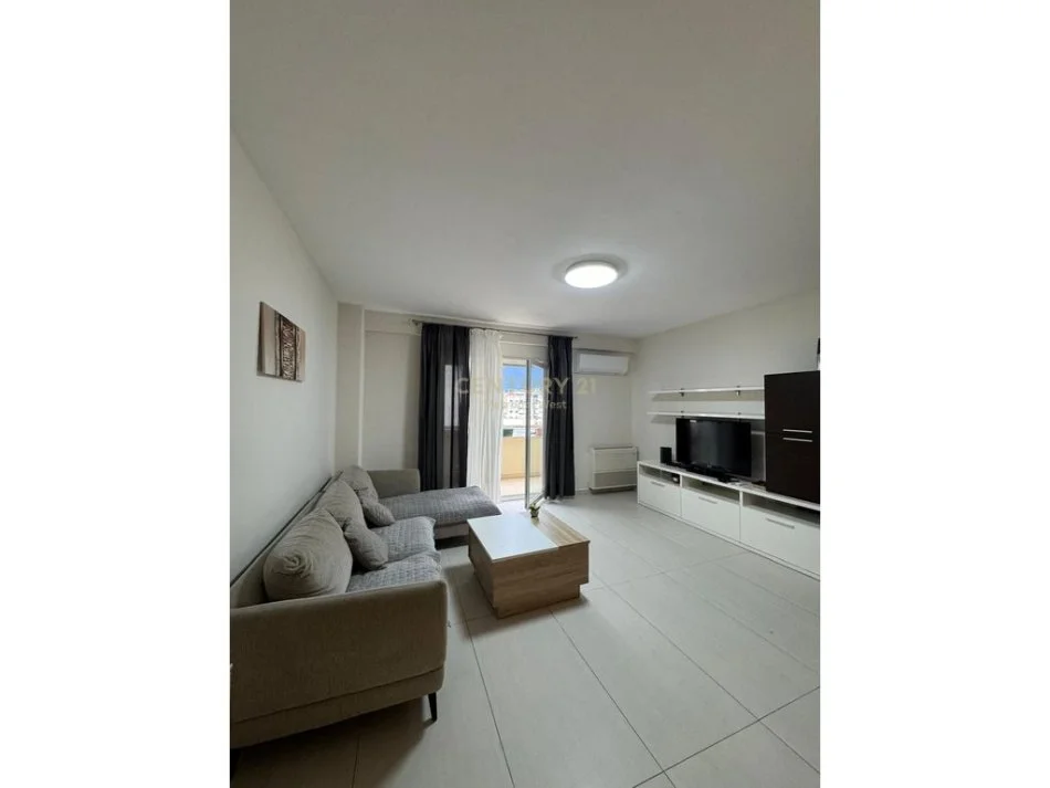 Tirane, jepet me qera apartament 2+1+Aneks+Ballkon Kati 6, 114 m² 900 € (Atsh)