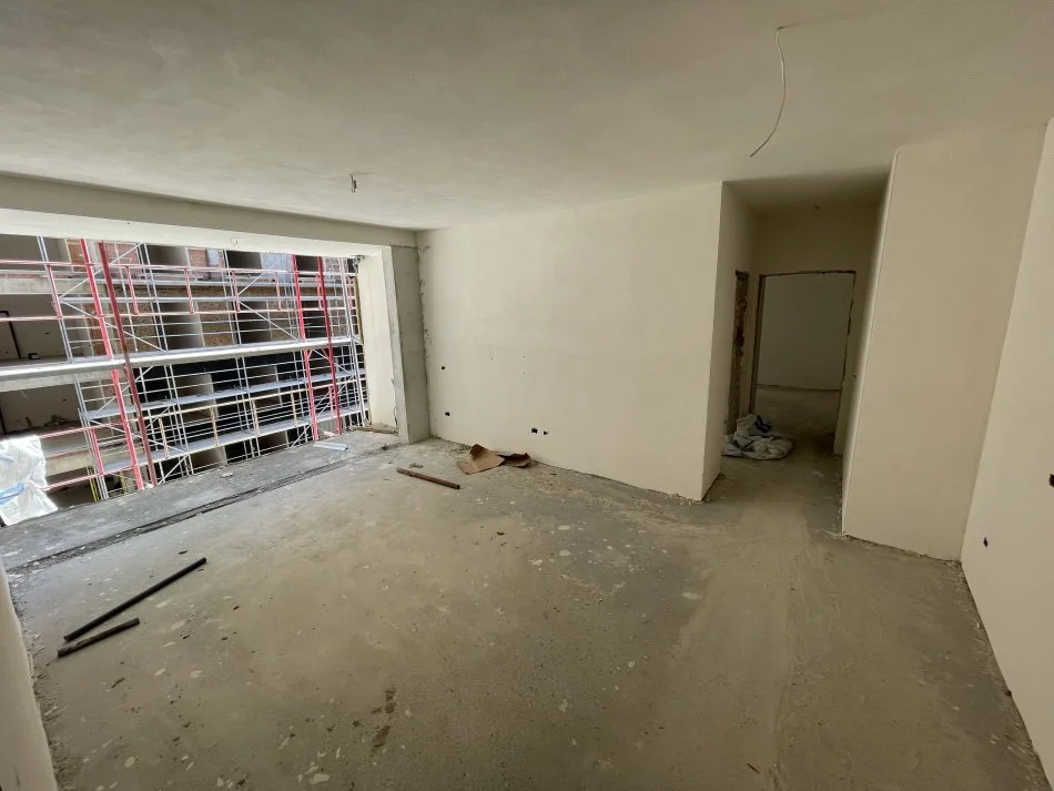 Tirane, shes apartament 1+1 Kati 4, 76 m² 106.000 € (PORCELAN)