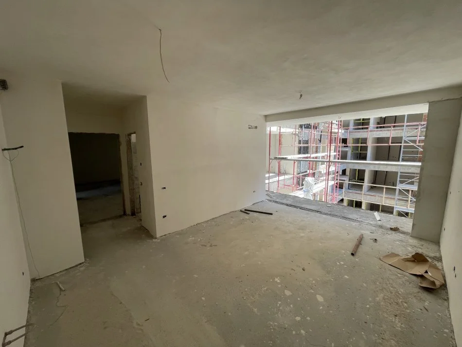 Tirane, shes apartament 1+1 Kati 4, 76 m² 106.000 € (PORCELAN)