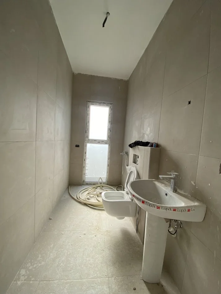 Tirane, shitet apartament 1+1+Ballkon Kati 9, 120.000 € (Astir,Bulevardi Migjeni)