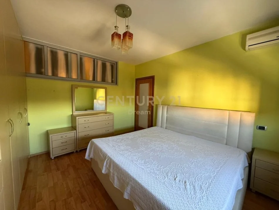 Tirane, jepet me qera apartament 2+1 Kati 2, 97 m² 500 € 