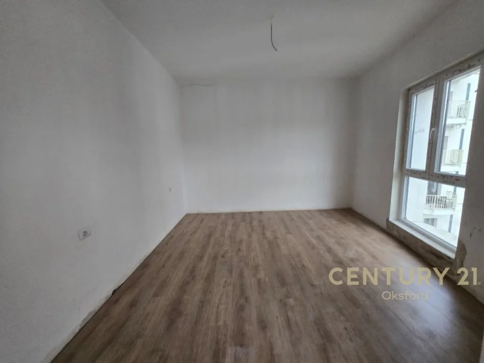 Tirane, jepet me qera zyre Kati 9, 224 m² 1.600 € 