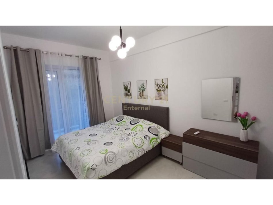 Tirane, jepet me qera apartament 1+1 Kati 3, 53 m² 500 € (Rezidenca OXA)