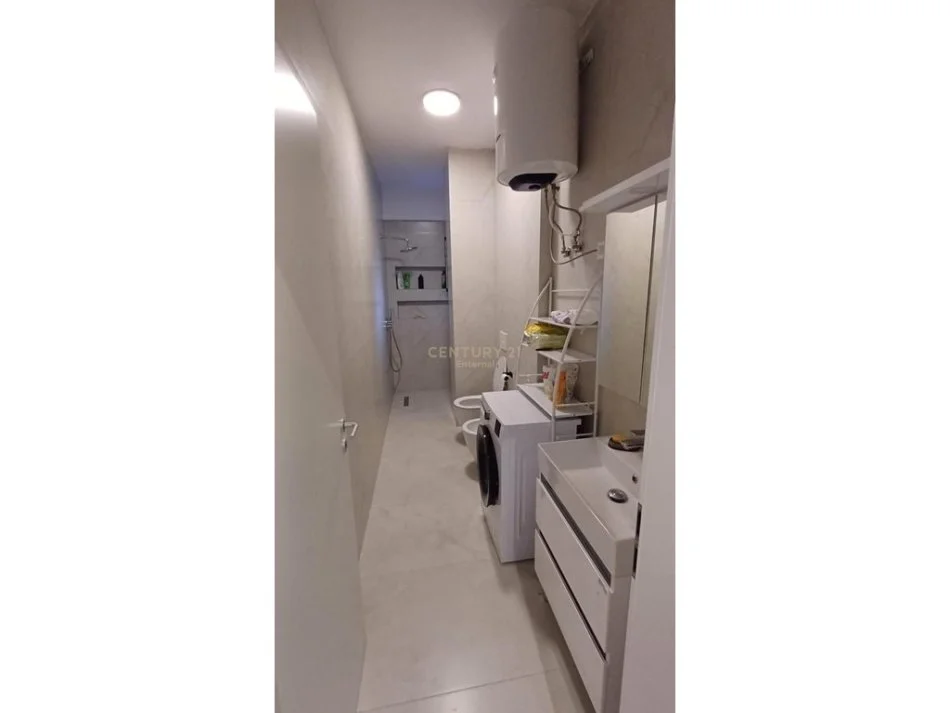Tirane, jepet me qera apartament 1+1 Kati 3, 53 m² 500 € (Rezidenca OXA)