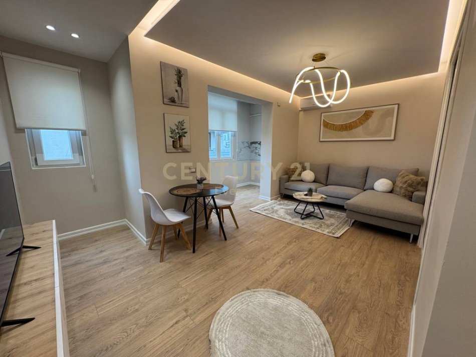 Tirane, shitet apartament 1+1 Kati 4, 51 m² 125.000 € (Rr. Barikadave)