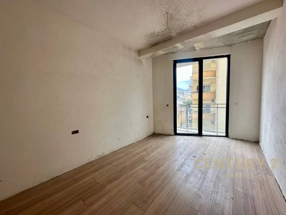 Tirane, shitet apartament 1+1 Kati 2, 70 m² 142.000 € (Mine Peza)