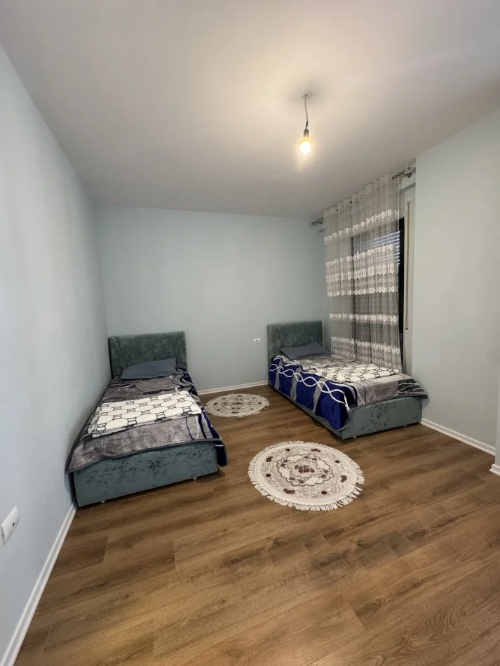 Tirane, jap me qera apartament 2+1+Ballkon Kati 4, 110 m² 699 € (Porcelan Rezidenca Erli ( perfshir edhe parkimi ne cmim ))