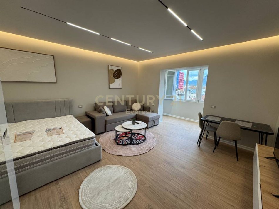 Tirane, shitet garsonier 1+1 Kati 4, 40 m² 110.000 € (Barrikada)