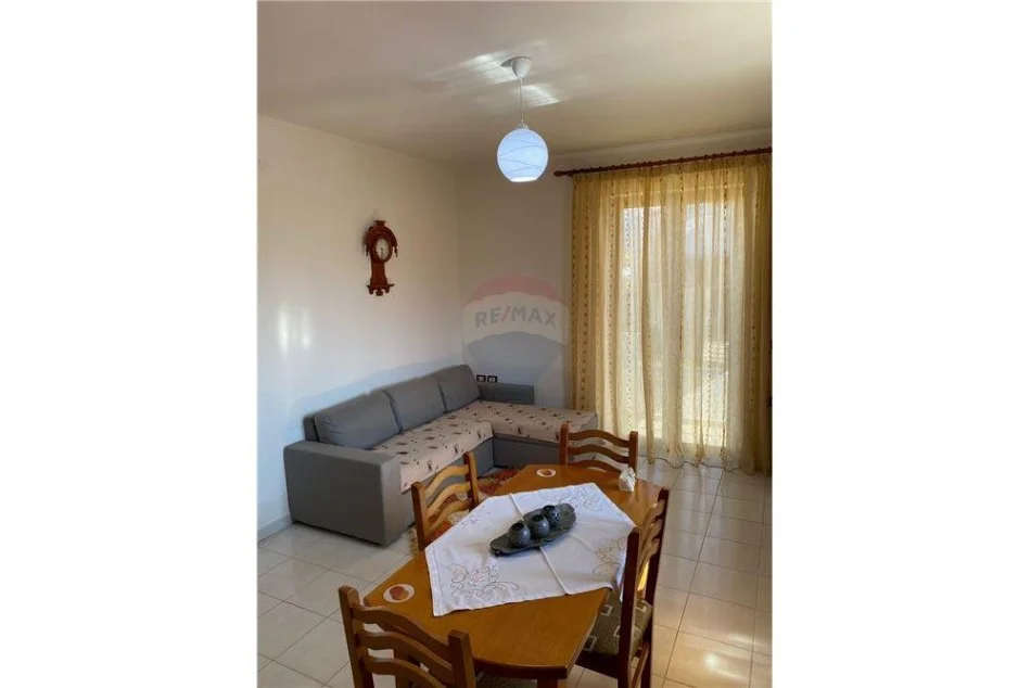 Shitet vile 2 katshe ne Pogradec