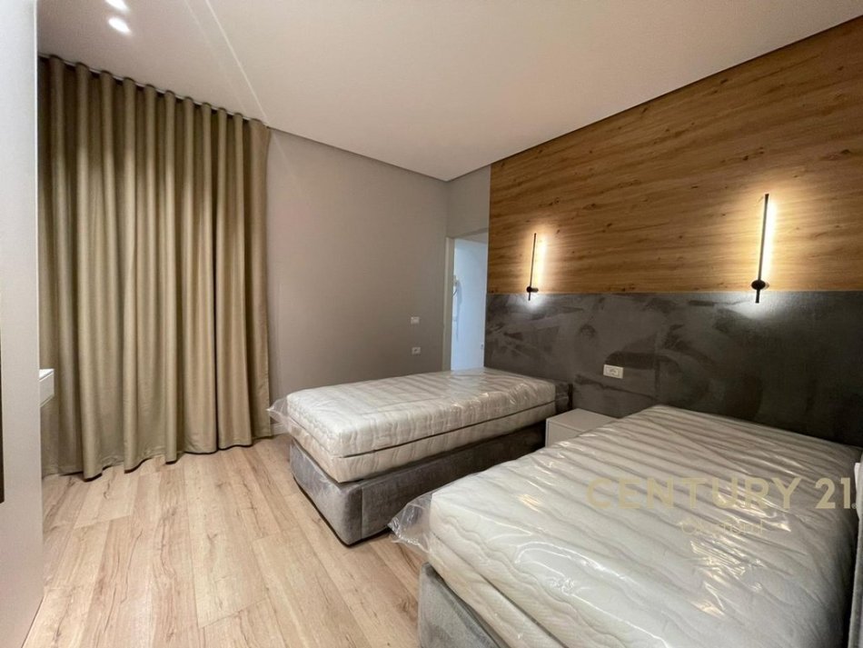 Tirane, shitet apartament 2+1+Aneks+Ballkon Kati 1, 78 m² 240.000 € (Vasil Shanto)