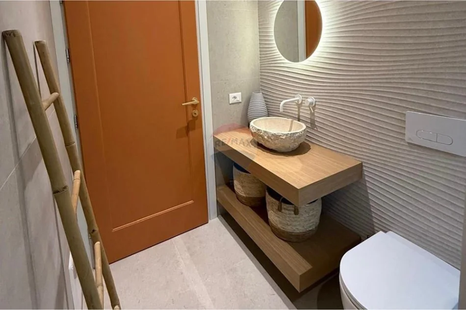 Tirane, jepet me qera 2+1 , 65 m² 800 € (Myslym Shyri)