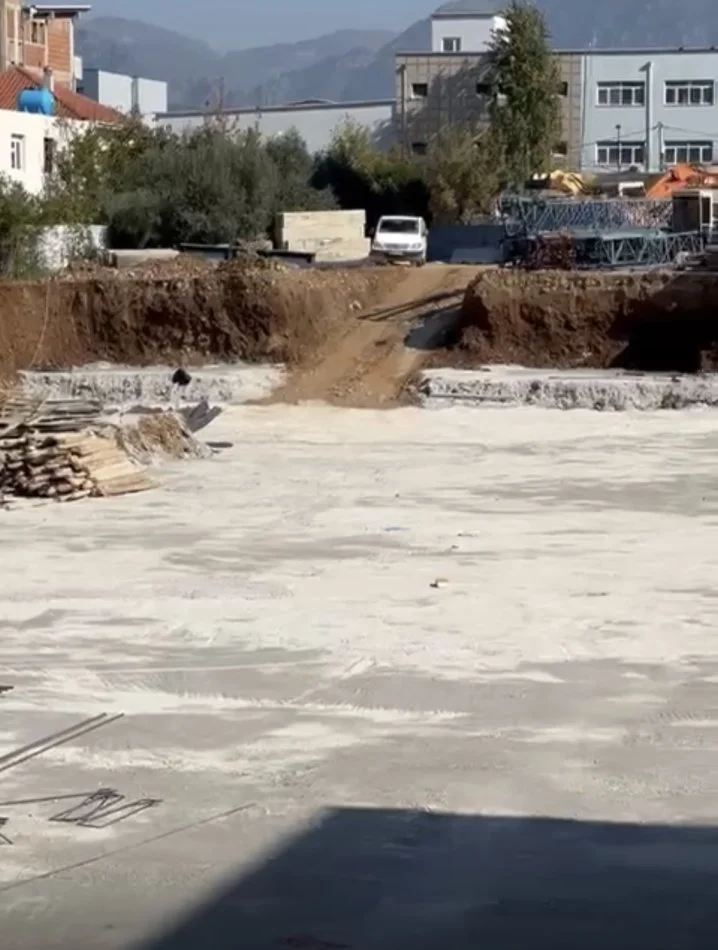 Tirane, shitet apartament 2+1 Kati 4, 94 m² 64.000 € (Rruga Teuta)