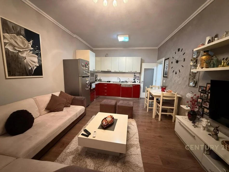 Tirane, shes apartament 2+1 Kati 6, 90 m² 225.000 € (Globe)