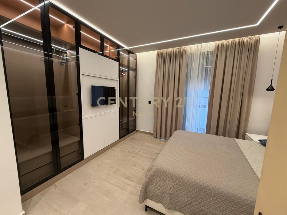 Tirane, shitet apartament 2+1+Aneks+Ballkon Kati 1, 105 m² 380.000 € (Sofia Rezidenc)