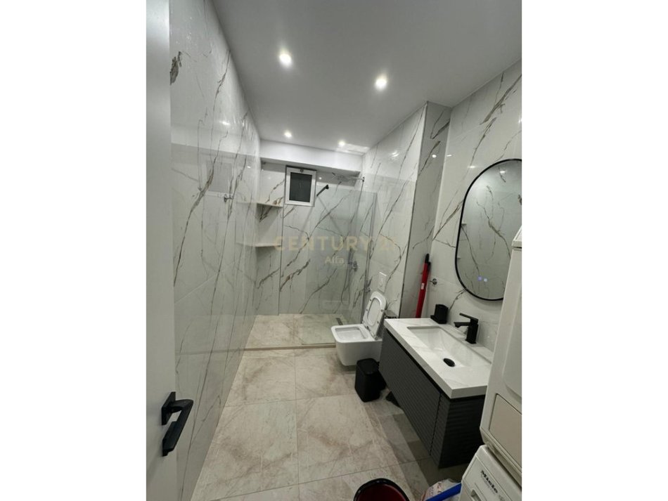 Tirane, jepet me qera apartament 1+1 Kati 1, 55 m² 630 € (Zogu i Zi)