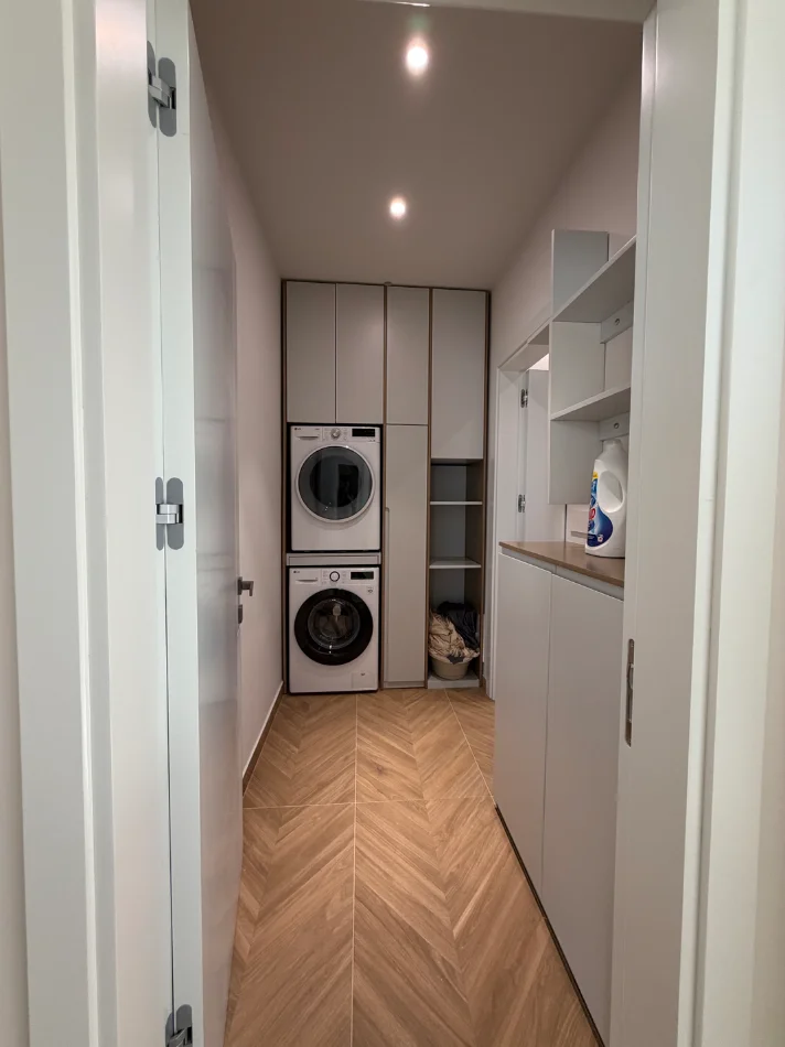 Tirane, shitet Vile , 540 m² 650.000 € (Roses Residence, Farkë e Vogël)