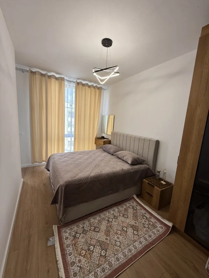 Tirane, jepet me qera apartament 1+1 Kati 3, 65 m² 500 € (Bulevardi i ri)