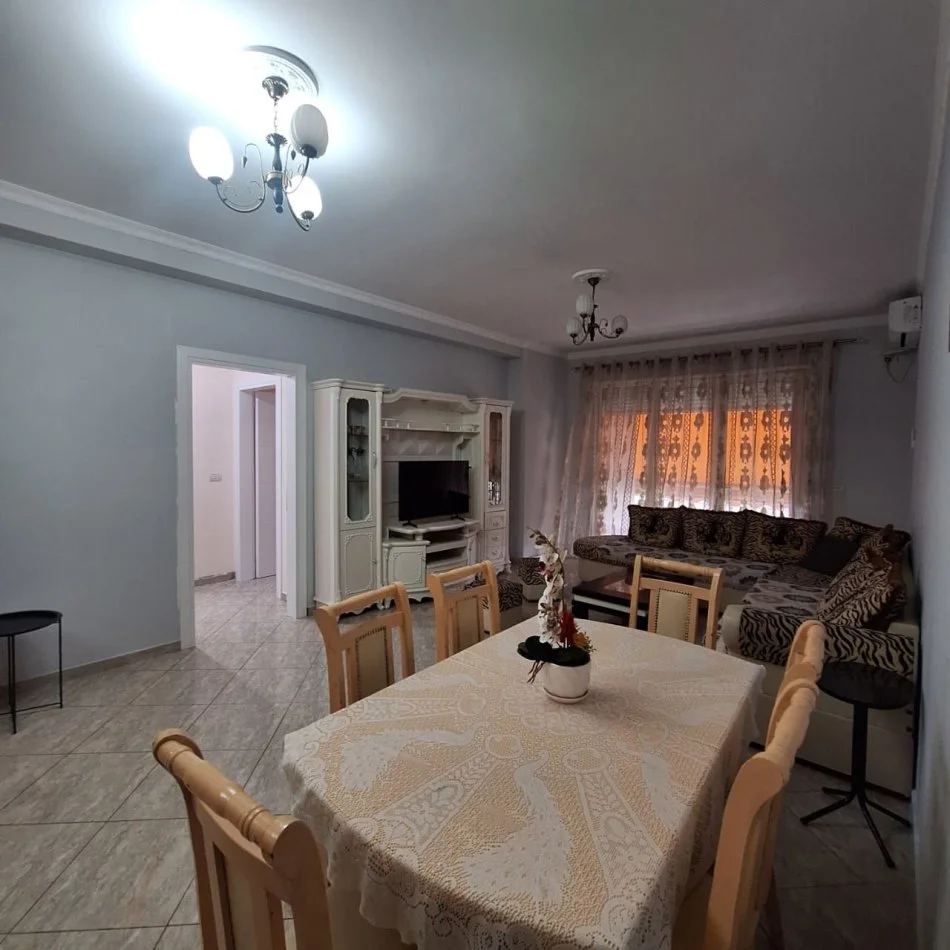 Tirane, jepet me qera apartament 2+1 Kati 3, 110 m² 600 € (Stacioni i Trenit prane Mulliri i Vjeter)