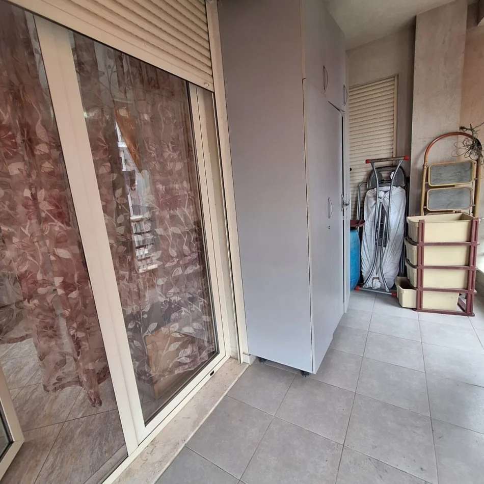 Tirane, jepet me qera apartament 2+1 Kati 3, 110 m² 600 € (Stacioni i Trenit prane Mulliri i Vjeter)