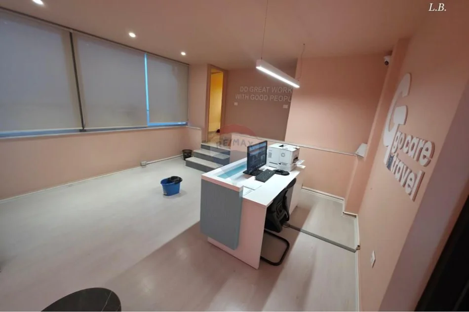 Tirane, jepet me qera , 200 m² 1.800 € (Rruga Bill Klinton)