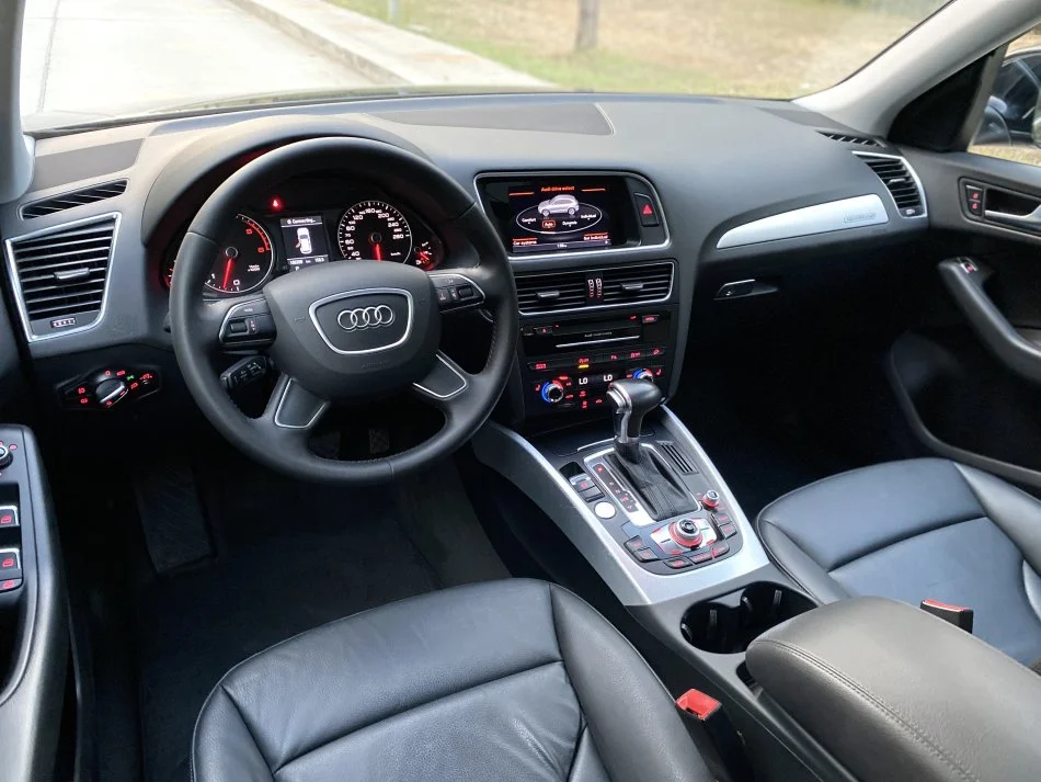 Tirane, shes makine Audi Q5 Premium plus Viti 2015 Nafte, e zeze automatik Klima